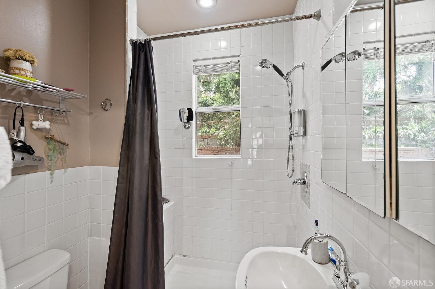 Detail Gallery Image 12 of 17 For 276 Grand View Ave, San Francisco,  CA 94114 - 1 Beds | 1 Baths