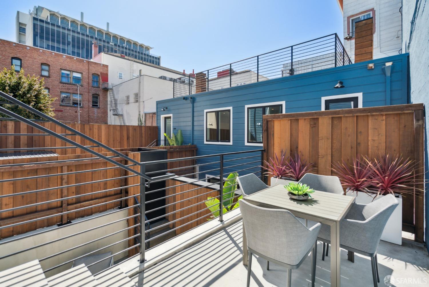 Detail Gallery Image 19 of 45 For 676 Capp St, San Francisco,  CA 94110 - 3 Beds | 3/1 Baths