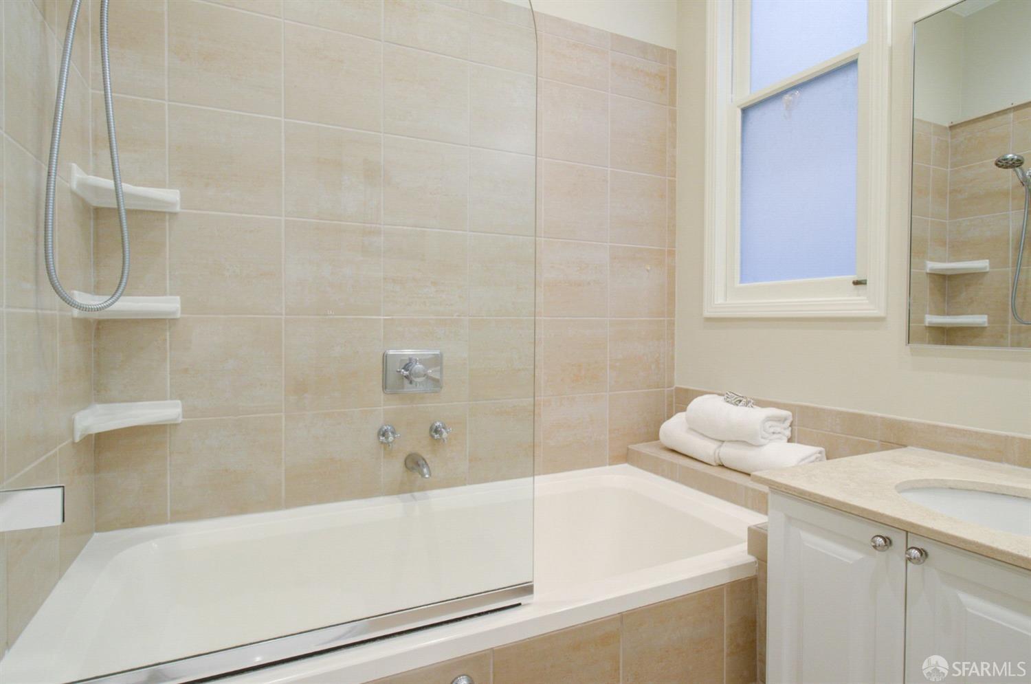 Detail Gallery Image 18 of 51 For 138 Scott St, San Francisco,  CA 94117 - 3 Beds | 2 Baths