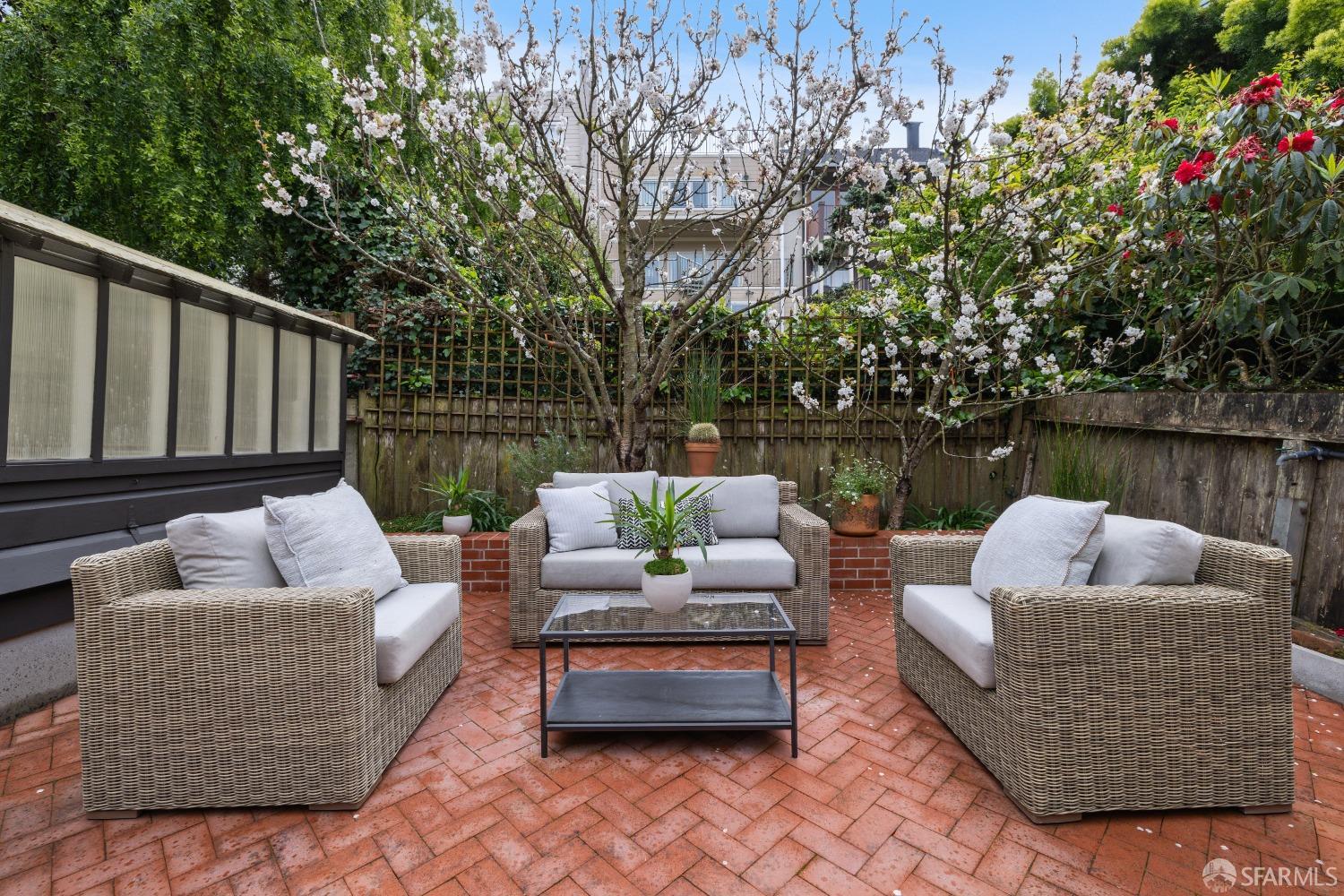 Detail Gallery Image 70 of 74 For 2763 Filbert St, San Francisco,  CA 94123 - 4 Beds | 3/1 Baths