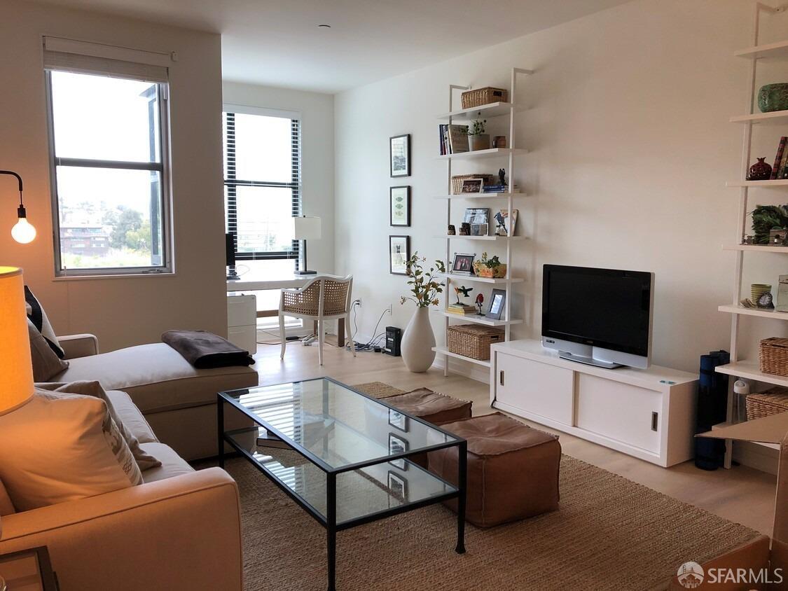 Detail Gallery Image 1 of 15 For 451 Donahue St #210,  San Francisco,  CA 94124 - 1 Beds | 1 Baths