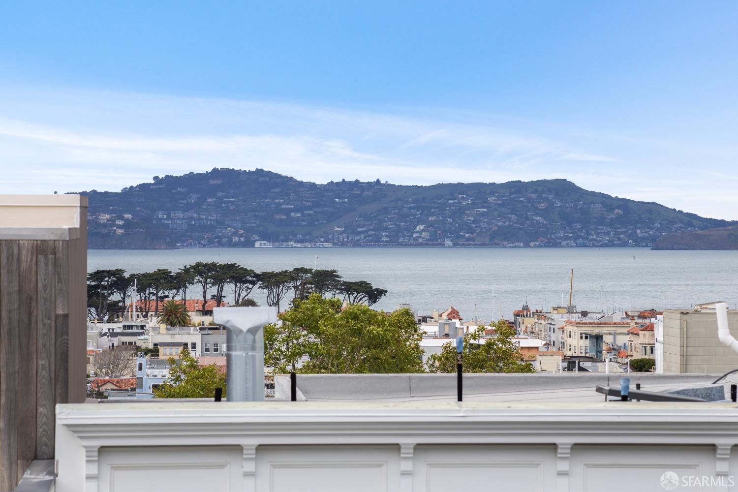 Detail Gallery Image 56 of 74 For 2763 Filbert St, San Francisco,  CA 94123 - 4 Beds | 3/1 Baths