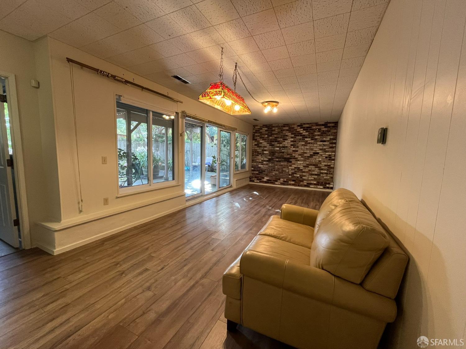 Detail Gallery Image 2 of 9 For 1032 Everglades Dr, Pacifica,  CA 94044 - 1 Beds | 1 Baths