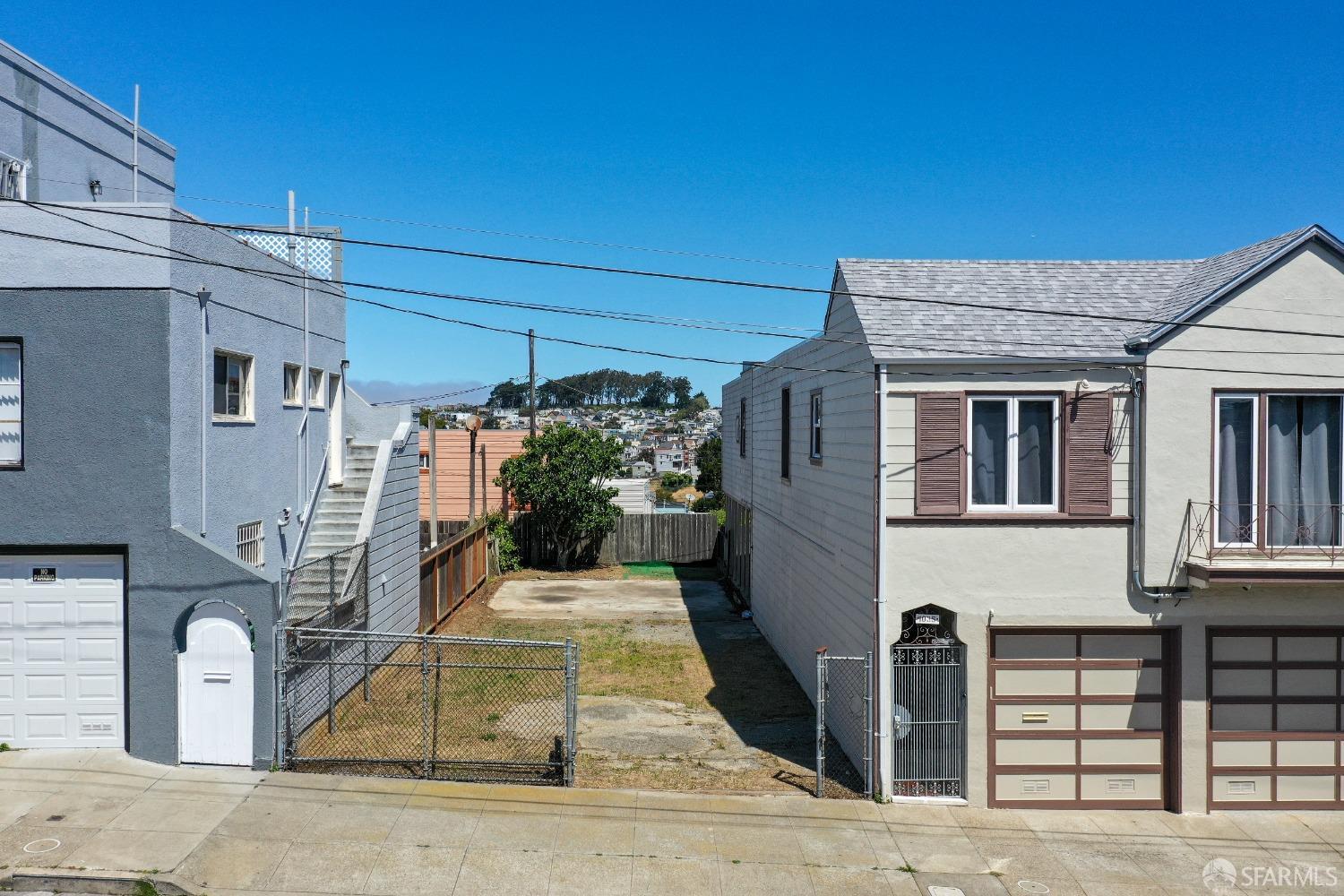 Photo of 1029 Silver Ave in San Francisco, CA