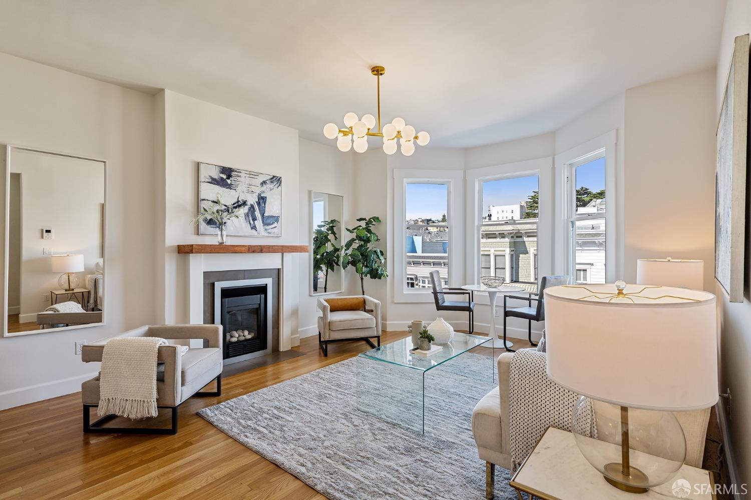 Detail Gallery Image 2 of 39 For 2735 Bush St, San Francisco,  CA 94115 - 2 Beds | 2 Baths