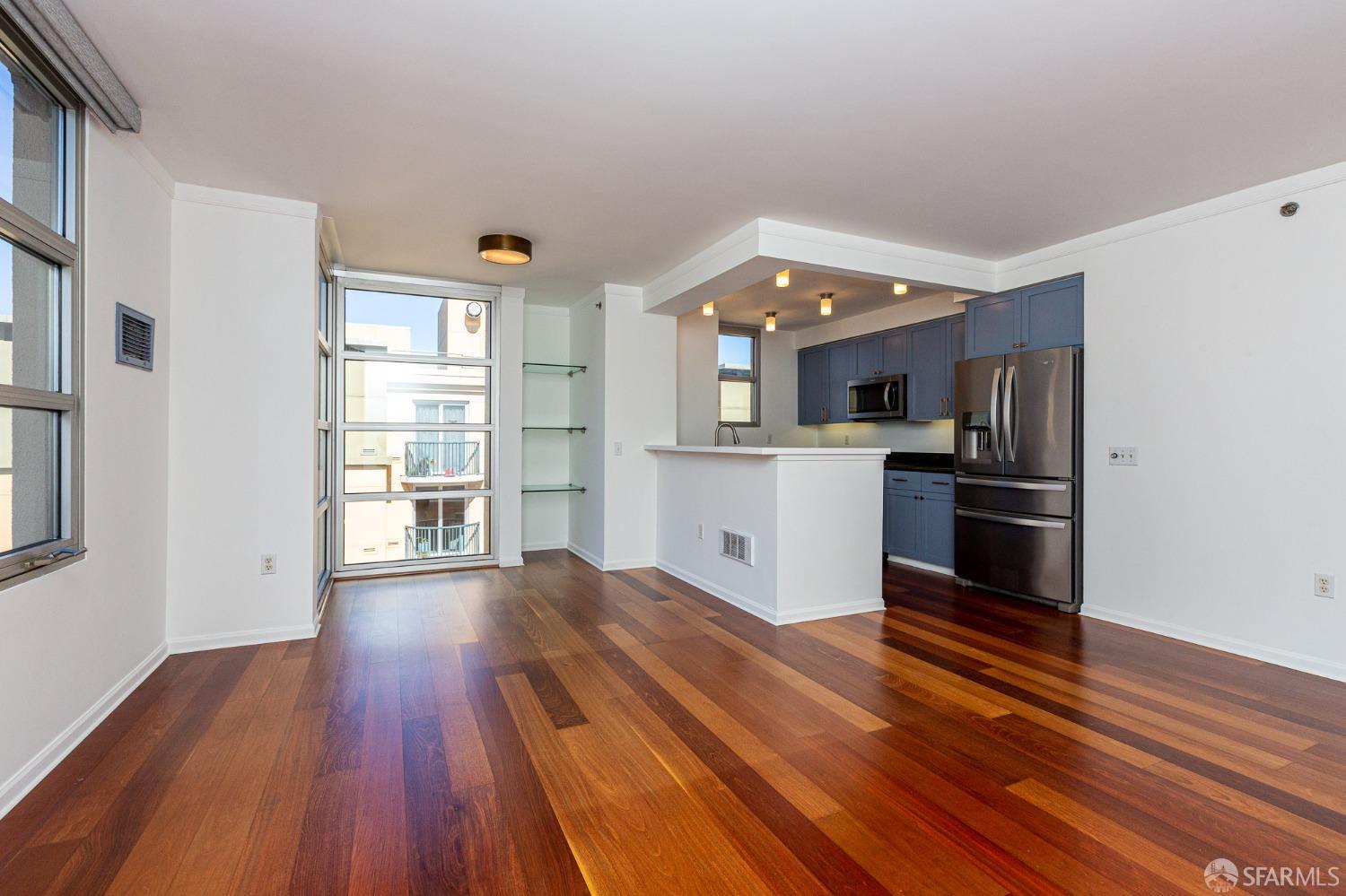 Detail Gallery Image 2 of 27 For 1800 Washington St #811,  San Francisco,  CA 94109 - 2 Beds | 2 Baths