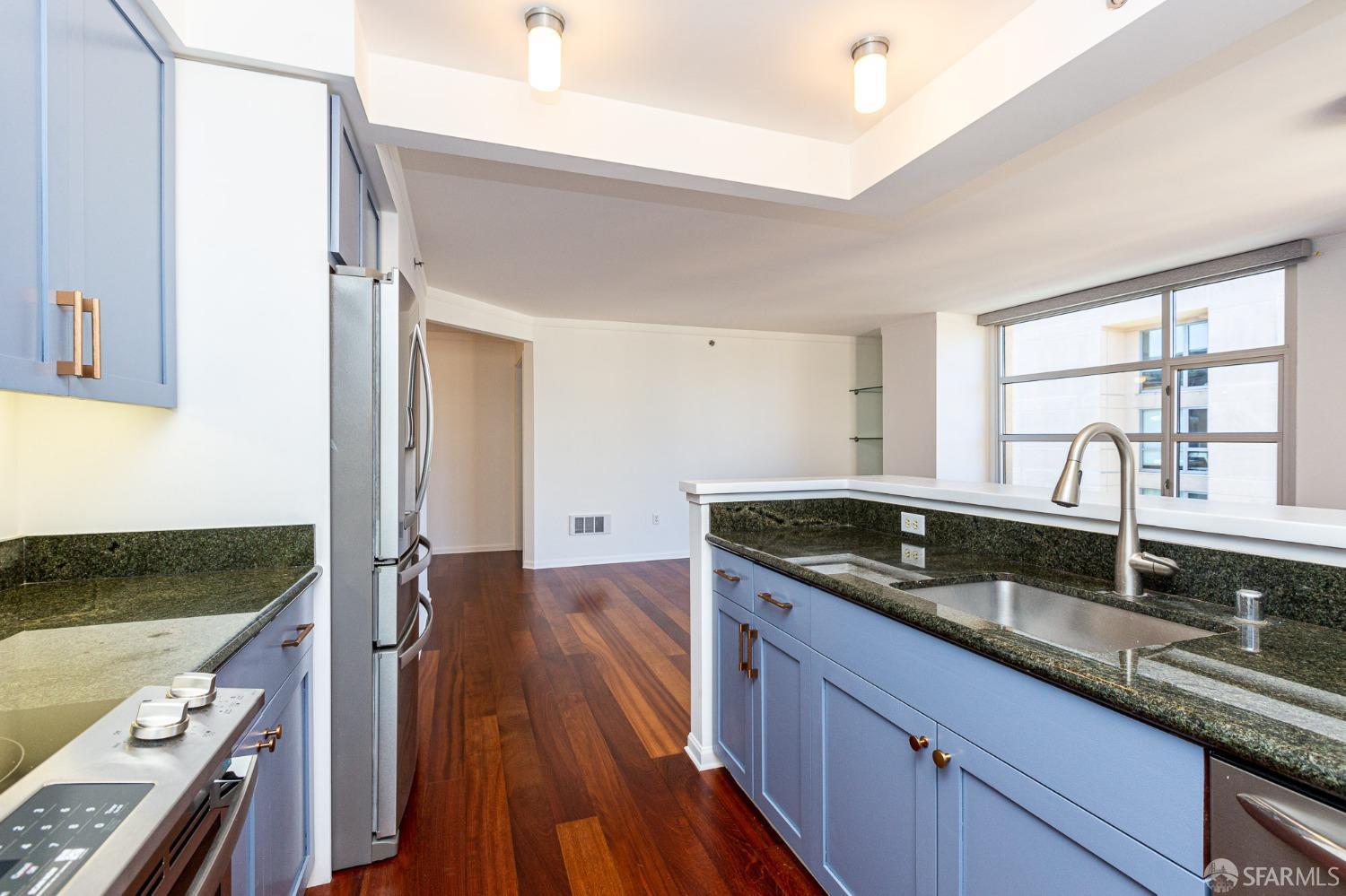 Detail Gallery Image 8 of 27 For 1800 Washington St #811,  San Francisco,  CA 94109 - 2 Beds | 2 Baths