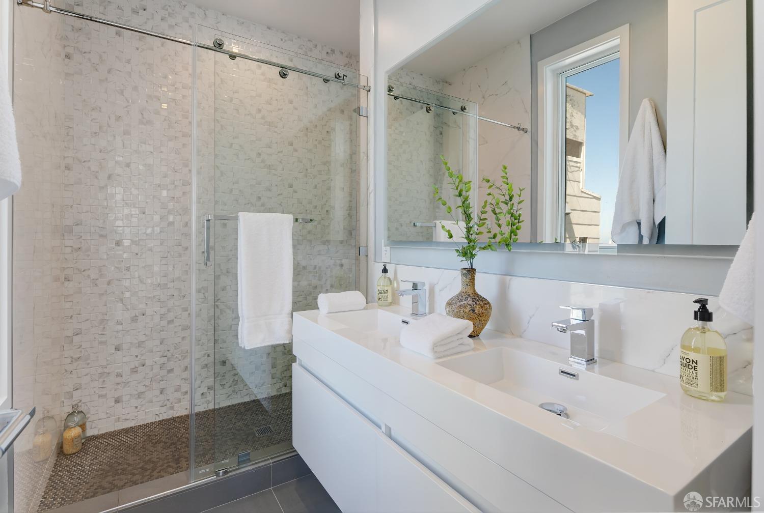 Detail Gallery Image 19 of 30 For 1046 Jackson St, San Francisco,  CA 94133 - 3 Beds | 2 Baths