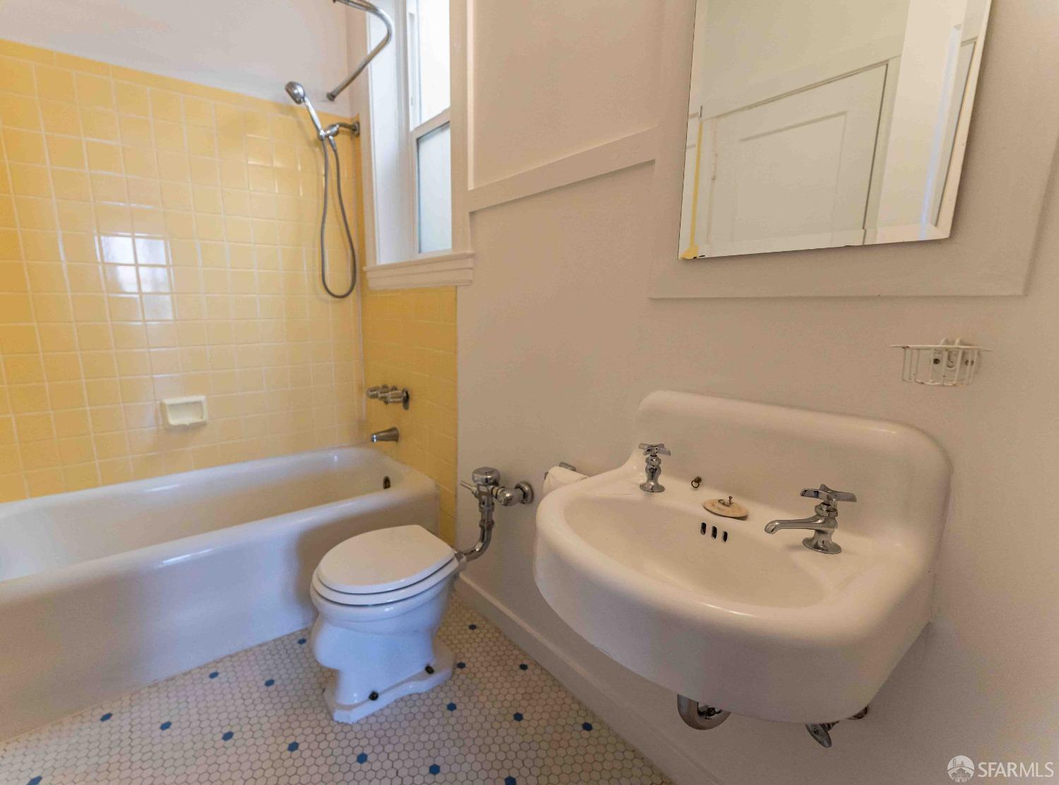 Detail Gallery Image 4 of 6 For 695 35th Ave #302,  San Francisco,  CA 94121 - 1 Beds | 1 Baths