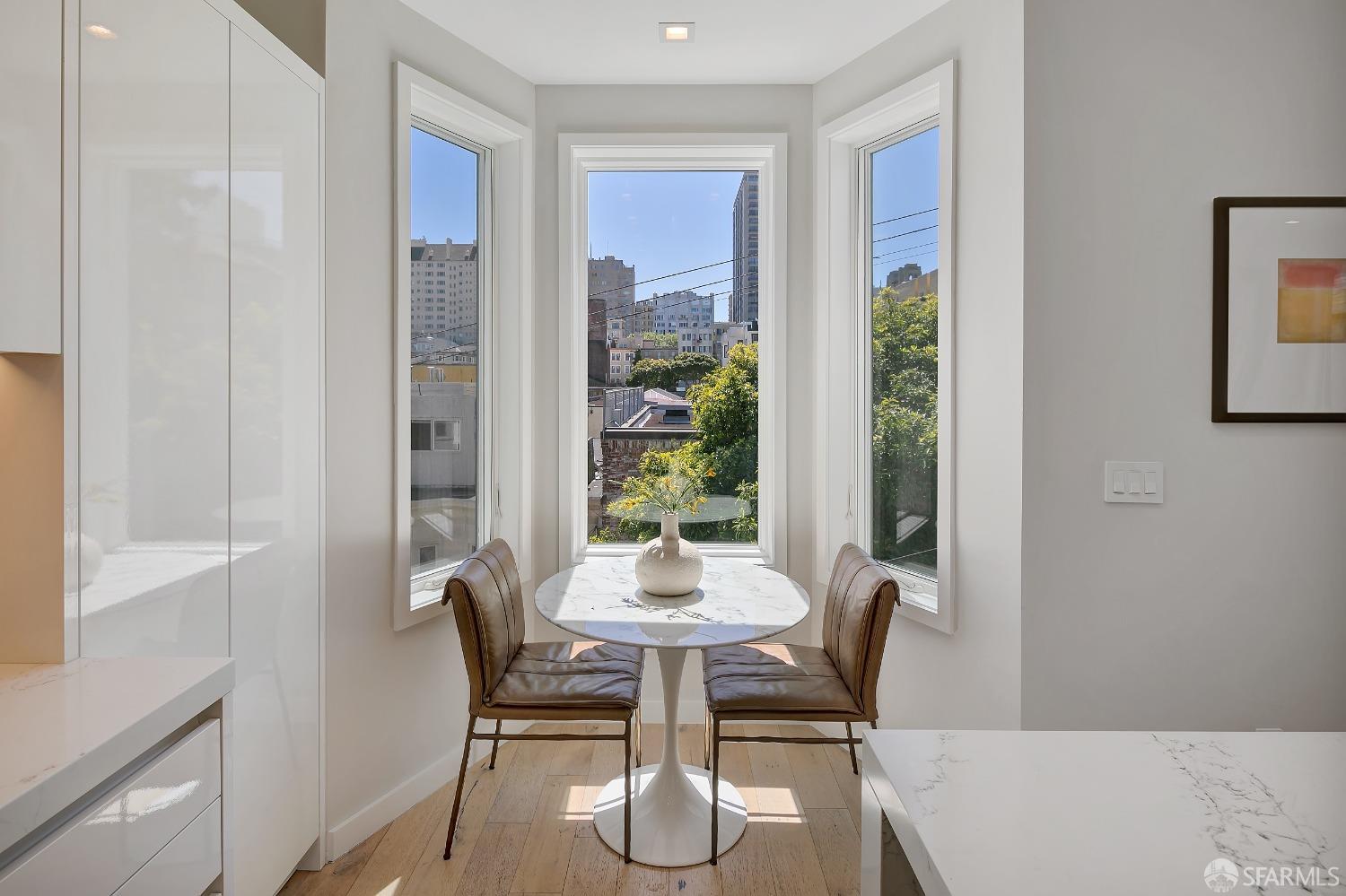 Detail Gallery Image 6 of 30 For 1046 Jackson St, San Francisco,  CA 94133 - 3 Beds | 2 Baths