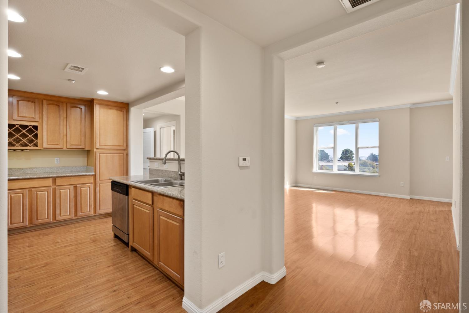 Detail Gallery Image 7 of 38 For 2220 Gellert Blvd #4108,  South San Francisco,  CA 94080 - 2 Beds | 2 Baths