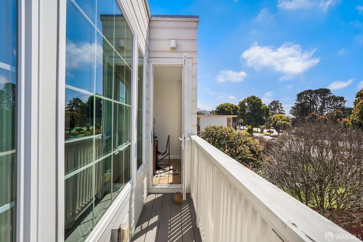 Detail Gallery Image 16 of 62 For 209 Beverly St, San Francisco,  CA 94132 - 3 Beds | 2/1 Baths