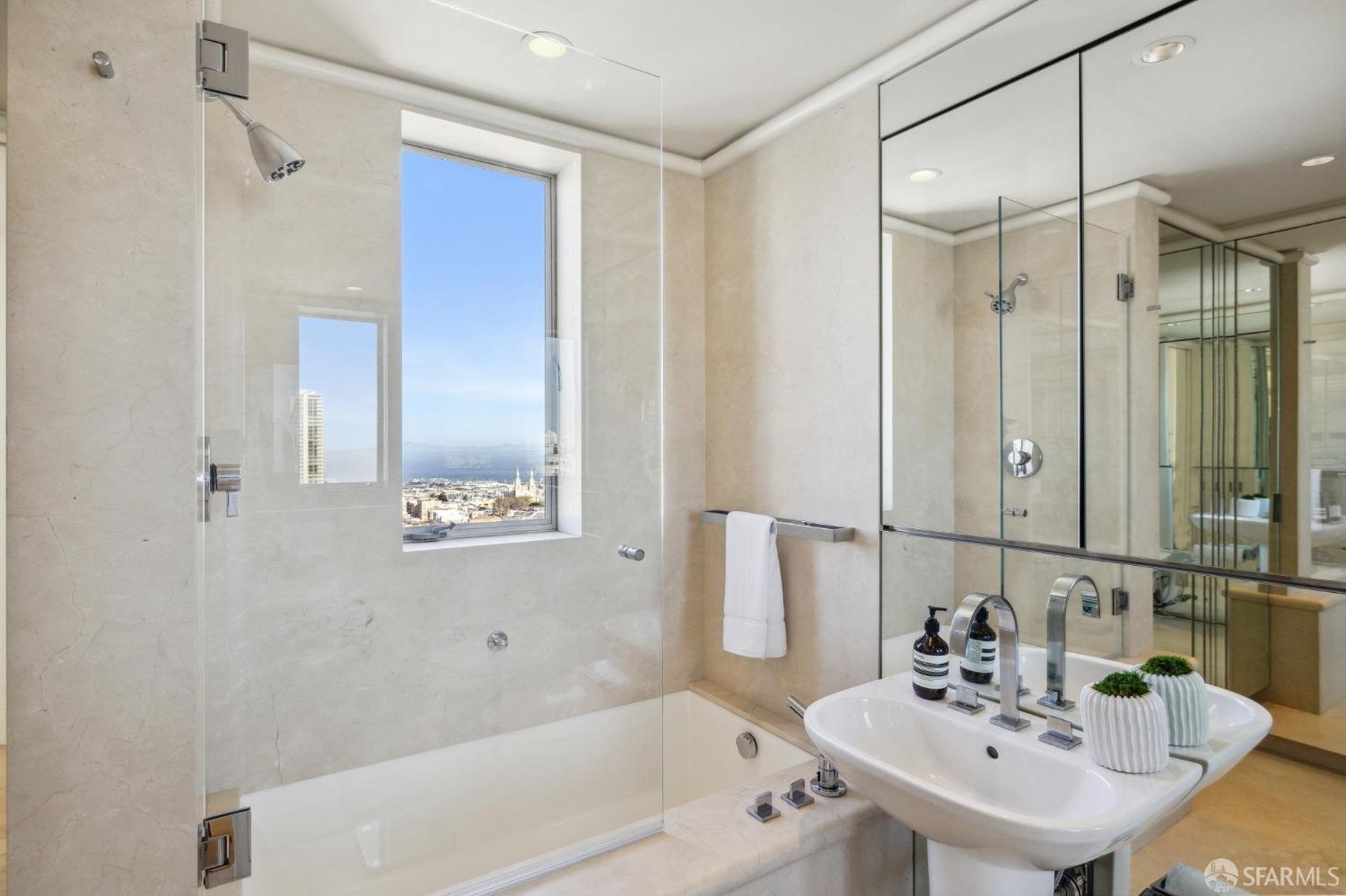 Detail Gallery Image 31 of 48 For 1190 Sacramento St #9,  San Francisco,  CA 94108 - 2 Beds | 2 Baths