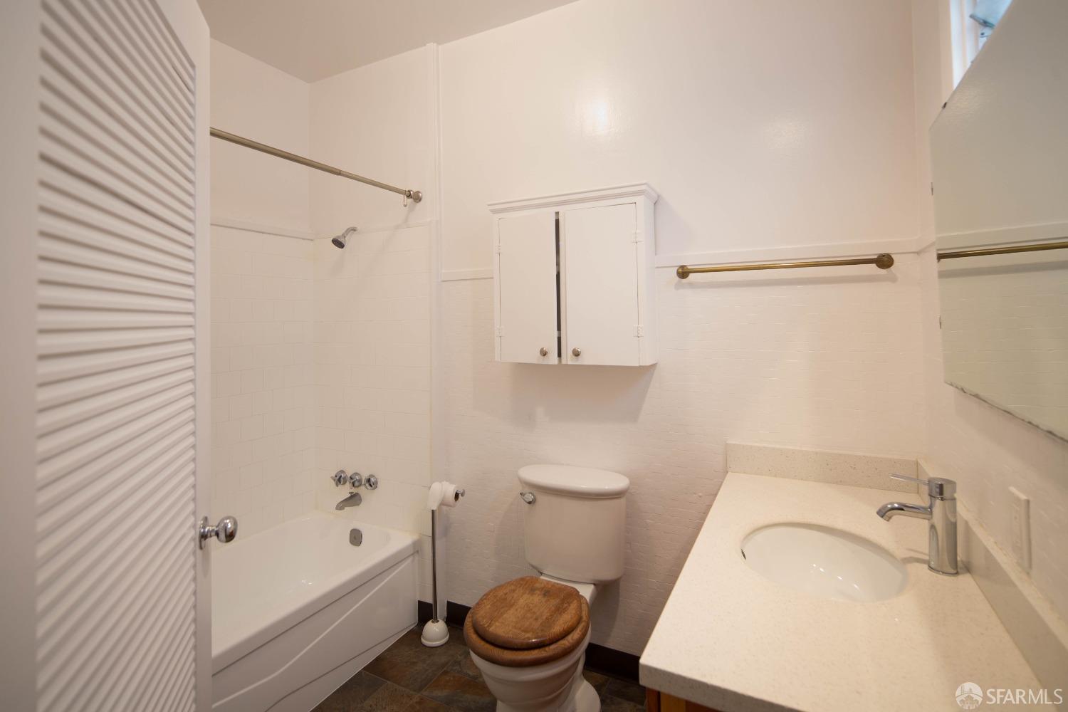 Detail Gallery Image 5 of 7 For 2328 Filbert St, San Francisco,  CA 94123 - 3 Beds | 1 Baths