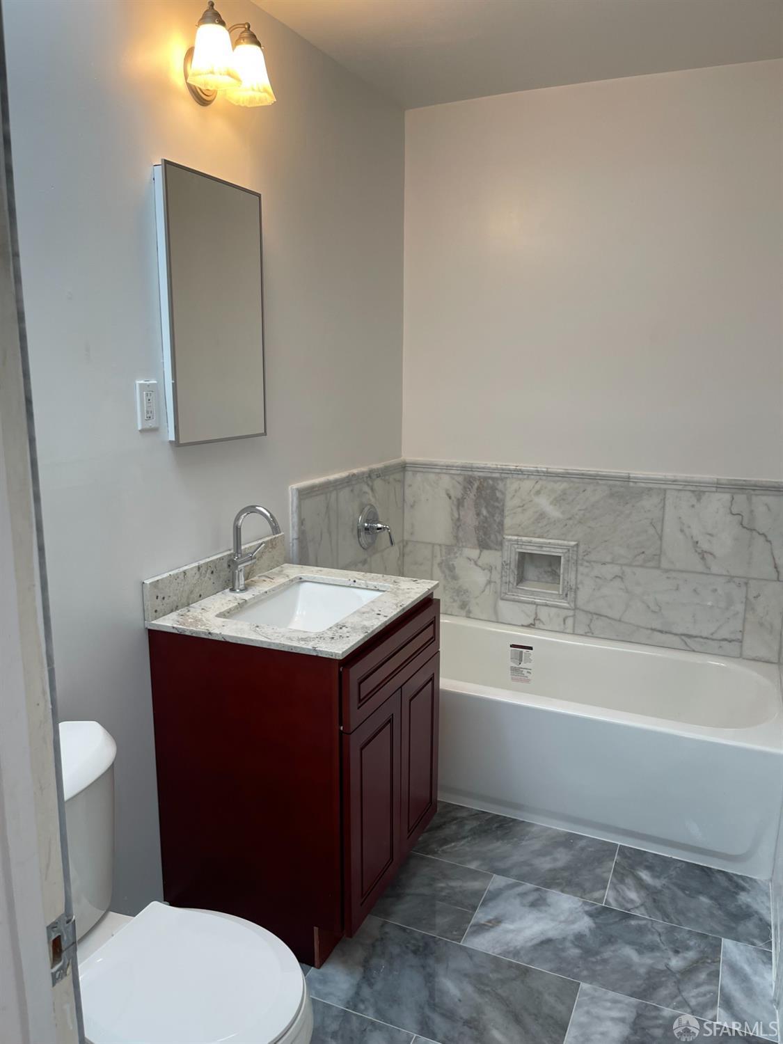 Detail Gallery Image 10 of 28 For 263 Raymond Ave, San Francisco,  CA 94134 - 3 Beds | 2 Baths
