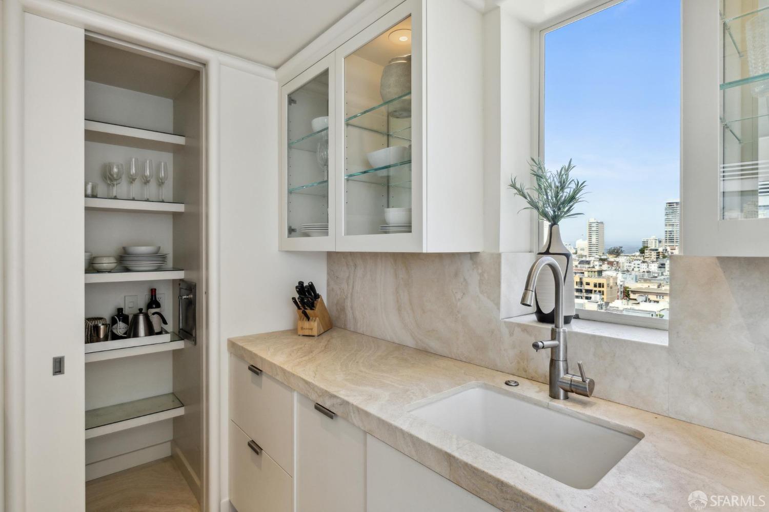Detail Gallery Image 14 of 48 For 1190 Sacramento St #9,  San Francisco,  CA 94108 - 2 Beds | 2 Baths