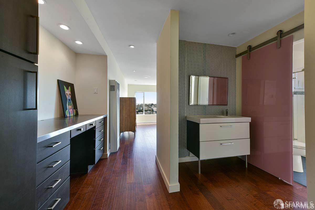 Detail Gallery Image 6 of 17 For 95 Grand View Ave, San Francisco,  CA 94114 - – Beds | – Baths