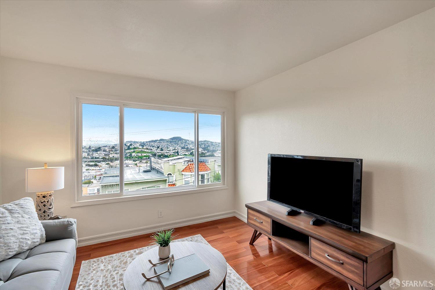 Detail Gallery Image 5 of 49 For 361 Frankfort St, Daly City,  CA 94014 - 4 Beds | 2 Baths