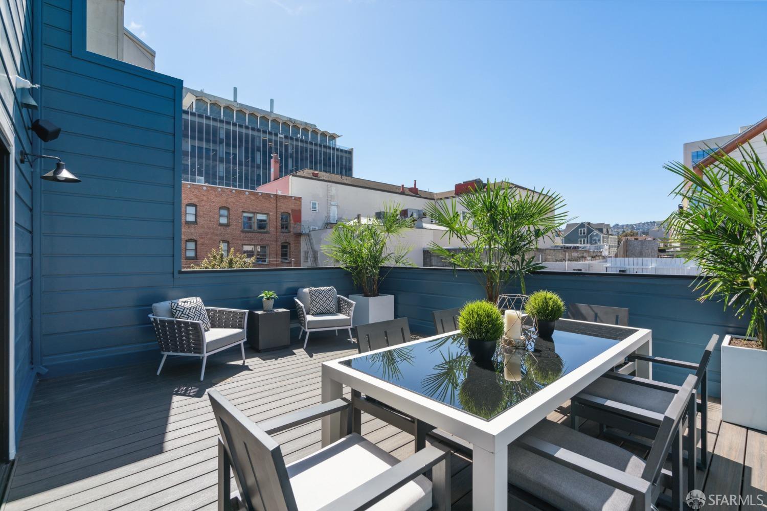 Detail Gallery Image 19 of 41 For 674 Capp St, San Francisco,  CA 94110 - 2 Beds | 2/1 Baths