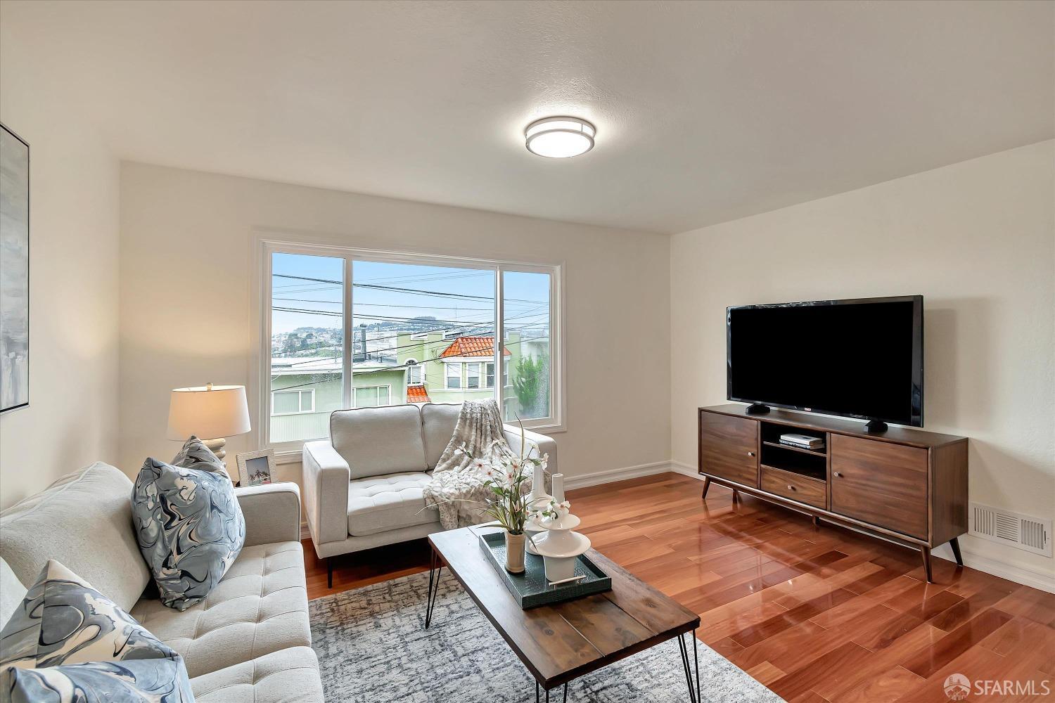 Detail Gallery Image 2 of 48 For 361 Frankfort St, Daly City,  CA 94014 - 4 Beds | 2 Baths