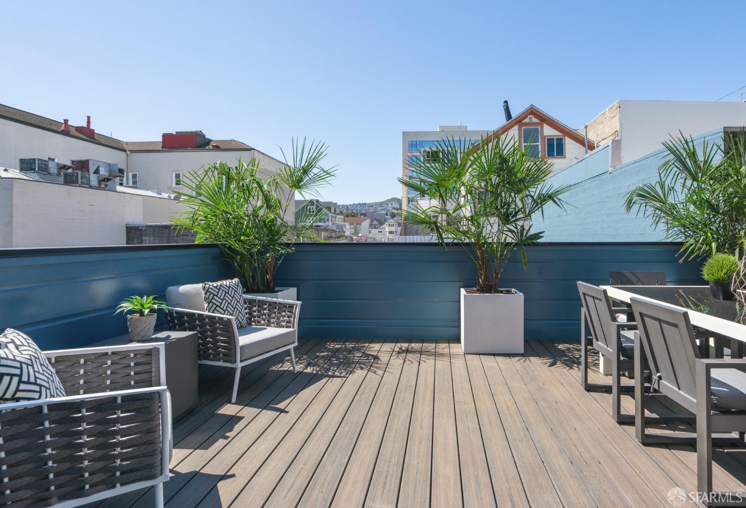 Detail Gallery Image 18 of 41 For 674 Capp St, San Francisco,  CA 94110 - 2 Beds | 2/1 Baths