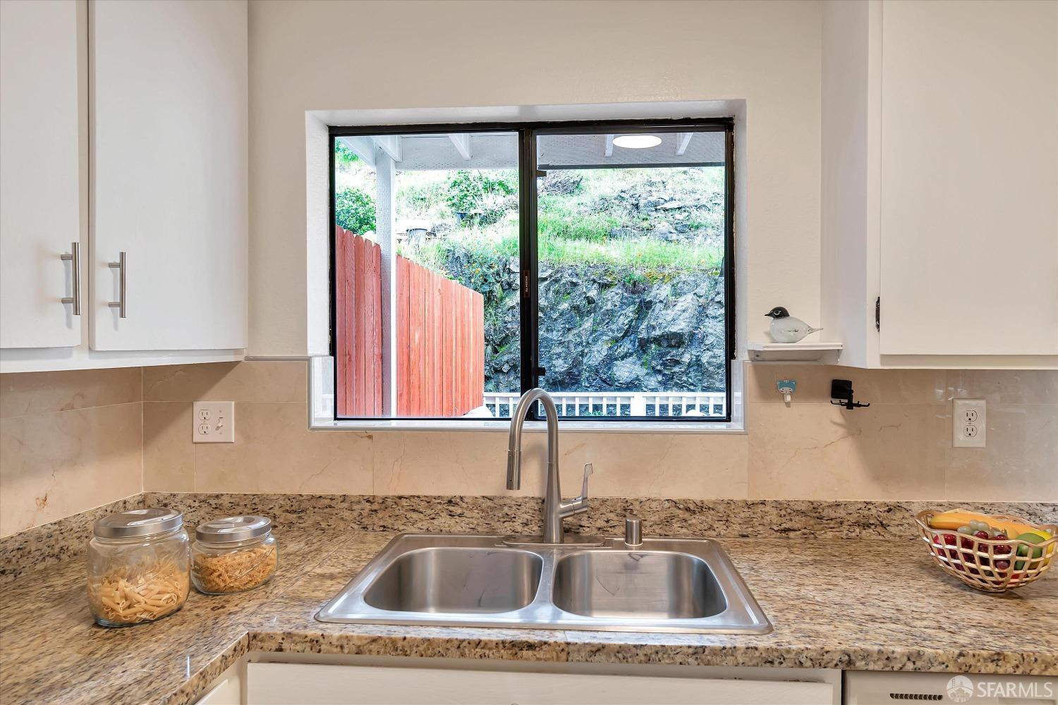 Detail Gallery Image 6 of 48 For 361 Frankfort St, Daly City,  CA 94014 - 4 Beds | 2 Baths