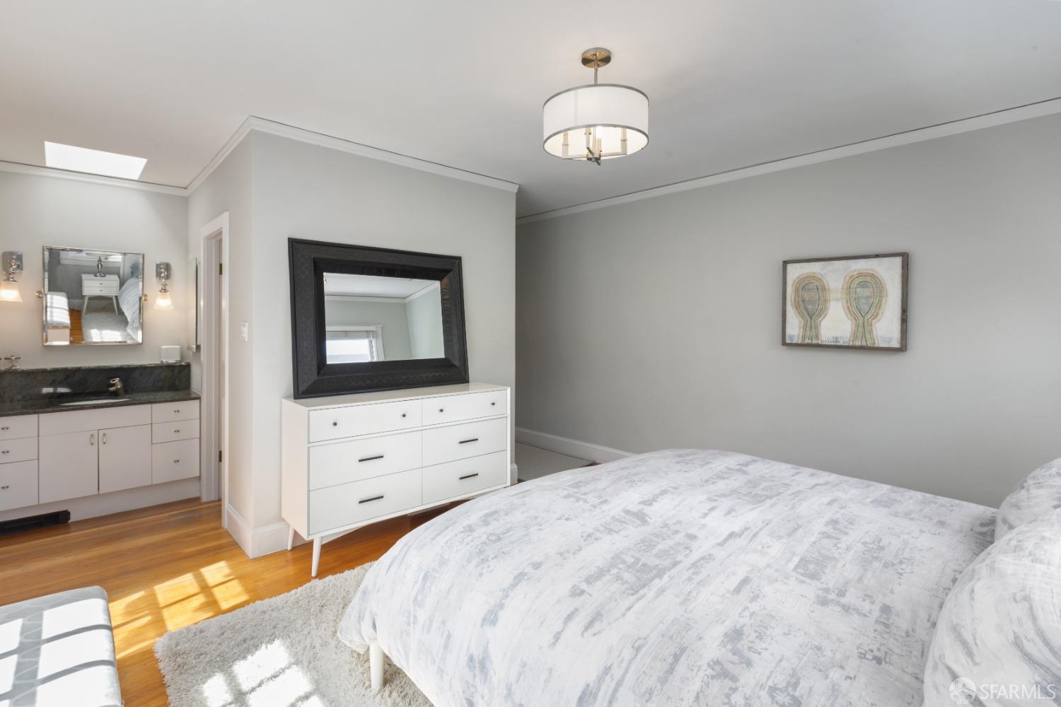 Detail Gallery Image 23 of 43 For 2932 Baker St, San Francisco,  CA 94123 - 2 Beds | 2 Baths