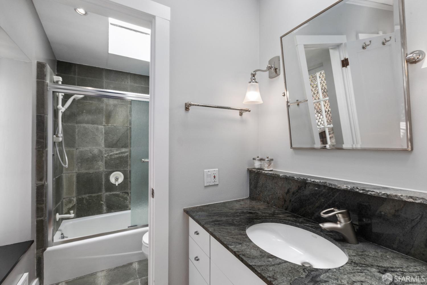 Detail Gallery Image 28 of 43 For 2932 Baker St, San Francisco,  CA 94123 - 2 Beds | 2 Baths
