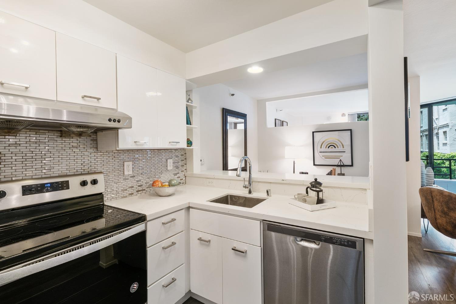 Detail Gallery Image 12 of 38 For 960 Bush St #413,  San Francisco,  CA 94109 - 0 Beds | 1 Baths