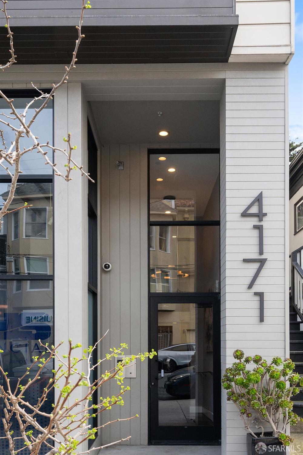 Detail Gallery Image 1 of 35 For 4171 24th St #301,  San Francisco,  CA 94114 - 3 Beds | 2 Baths