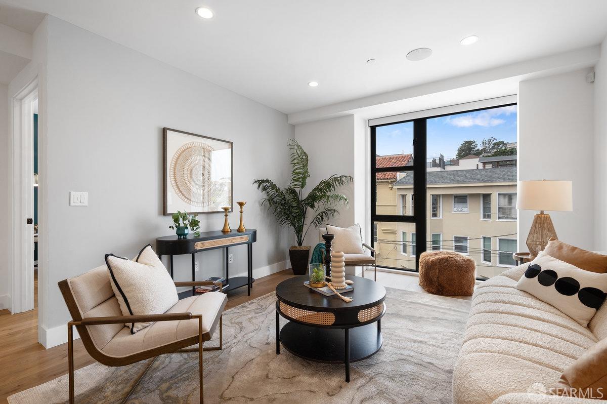 Detail Gallery Image 5 of 35 For 4171 24th St #301,  San Francisco,  CA 94114 - 3 Beds | 2 Baths