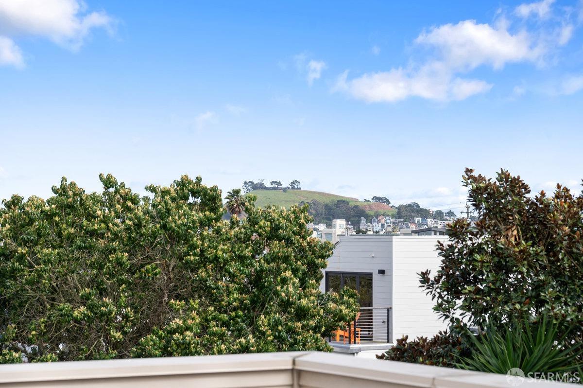Detail Gallery Image 33 of 35 For 4171 24th St #301,  San Francisco,  CA 94114 - 3 Beds | 2 Baths