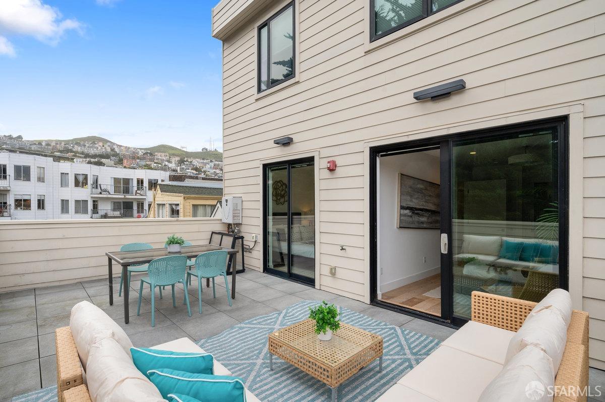 Detail Gallery Image 31 of 35 For 4171 24th St #301,  San Francisco,  CA 94114 - 3 Beds | 2 Baths