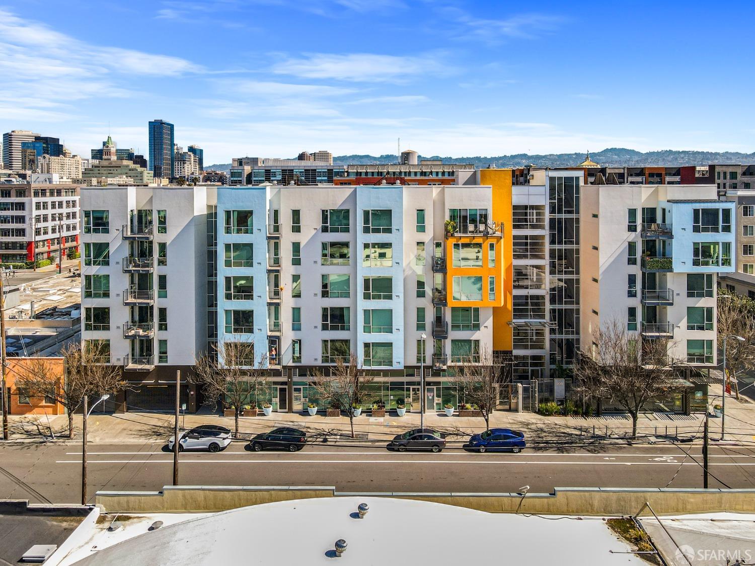 Detail Gallery Image 1 of 52 For 200 2nd St #515,  Oakland,  CA 94607 - 3 Beds | 2/1 Baths