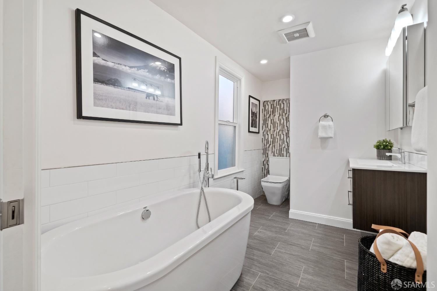 Detail Gallery Image 13 of 33 For 1780 Revere Ave, San Francisco,  CA 94124 - – Beds | – Baths