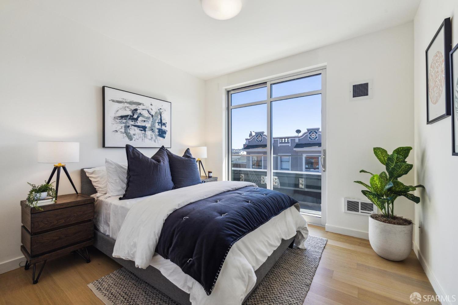 Detail Gallery Image 15 of 35 For 3590 20th St #503,  San Francisco,  CA 94110 - 3 Beds | 3 Baths
