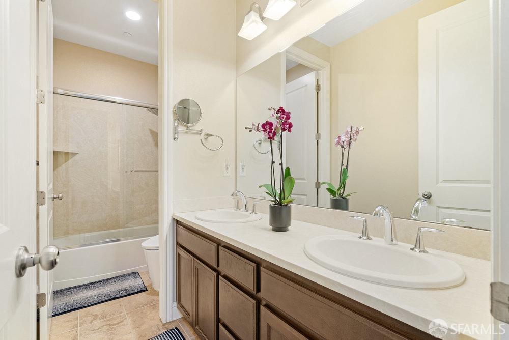 Detail Gallery Image 18 of 48 For 95 Los Altos Dr, Hollister,  CA 95023 - 4 Beds | 2 Baths