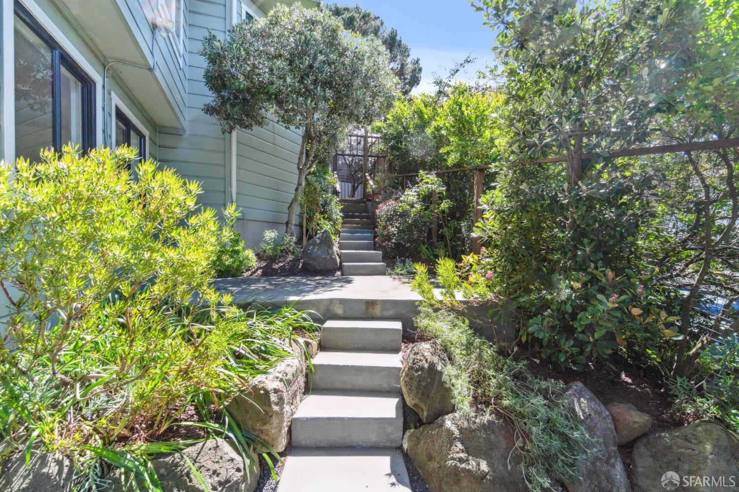 Detail Gallery Image 57 of 68 For 229 Montcalm St, San Francisco,  CA 94110 - 4 Beds | 2/1 Baths