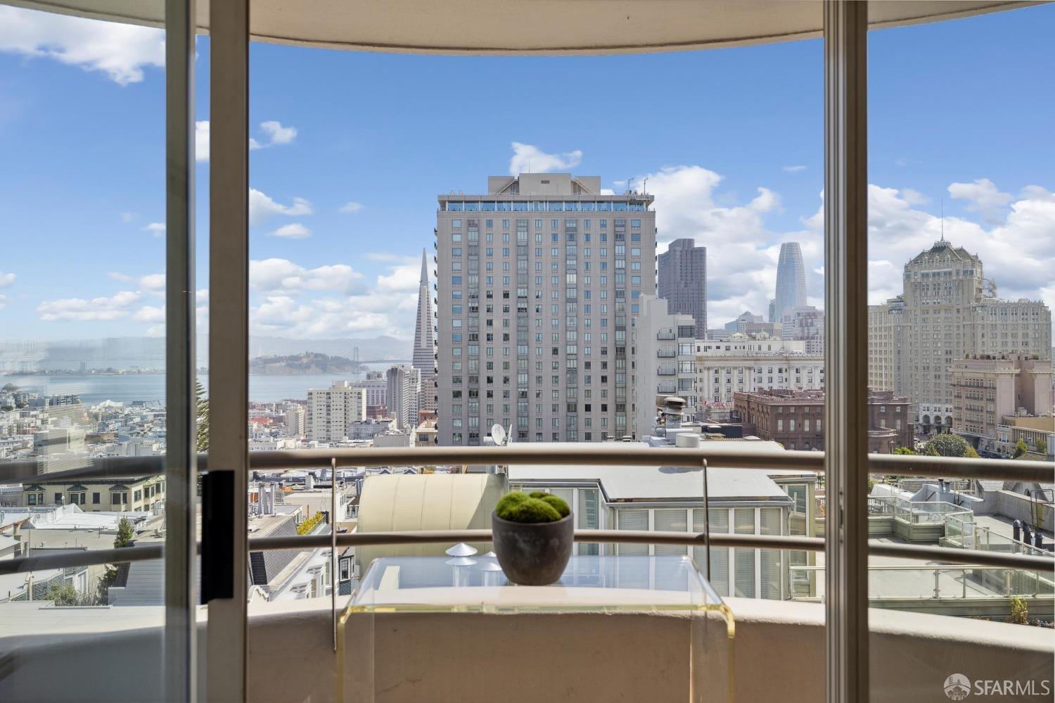 Detail Gallery Image 12 of 89 For 1220 Jones St #501,  San Francisco,  CA 94109 - 3 Beds | 3 Baths