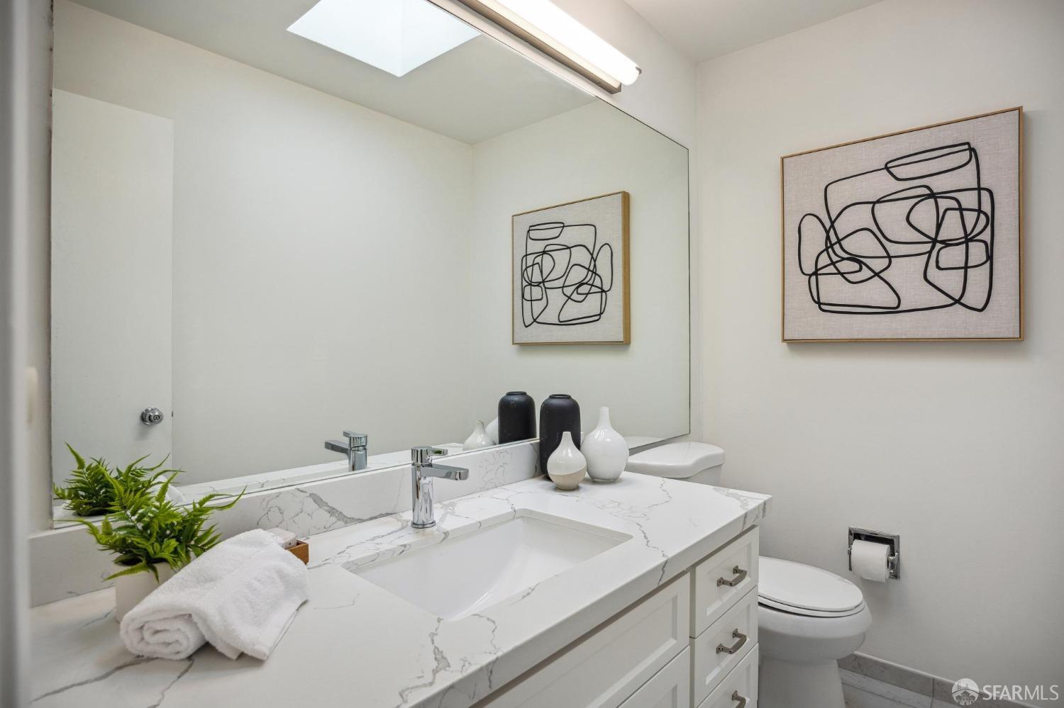 Detail Gallery Image 23 of 39 For 33 Midway St #302,  San Francisco,  CA 94133 - 2 Beds | 1/1 Baths