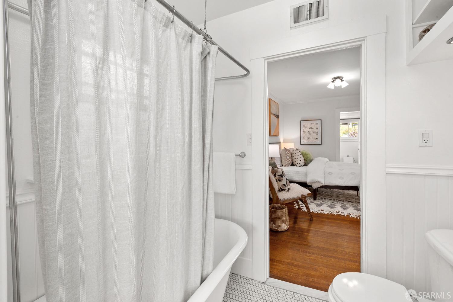 Detail Gallery Image 25 of 62 For 66 Lobos St, San Francisco,  CA 94112 - 2 Beds | 1 Baths