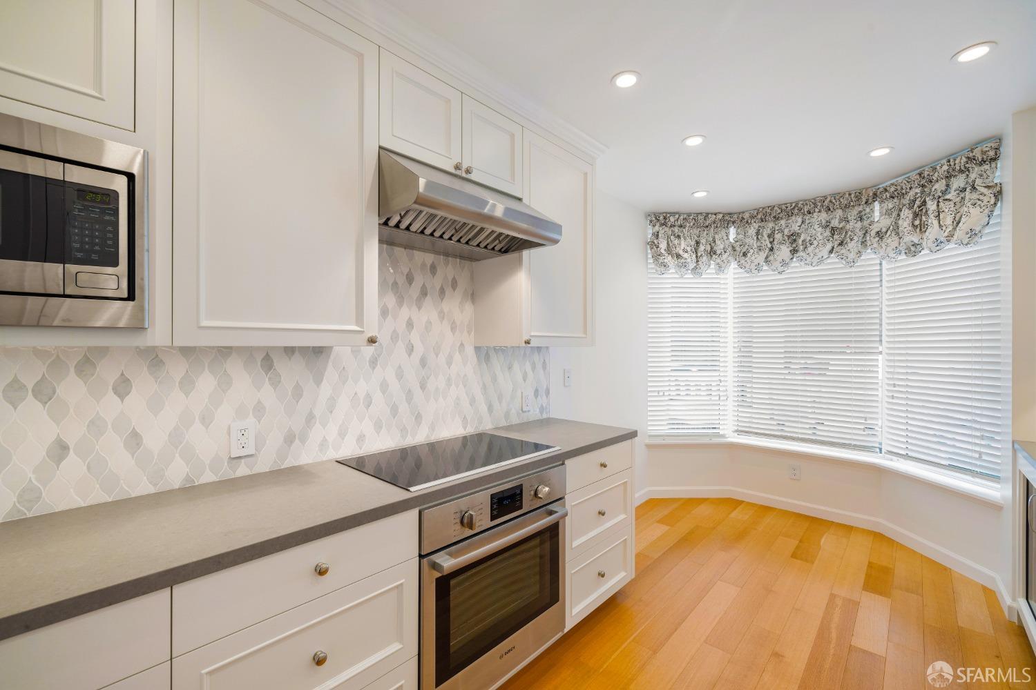 Detail Gallery Image 9 of 17 For 1150 Sacramento St #203,  San Francisco,  CA 94108 - 2 Beds | 2 Baths