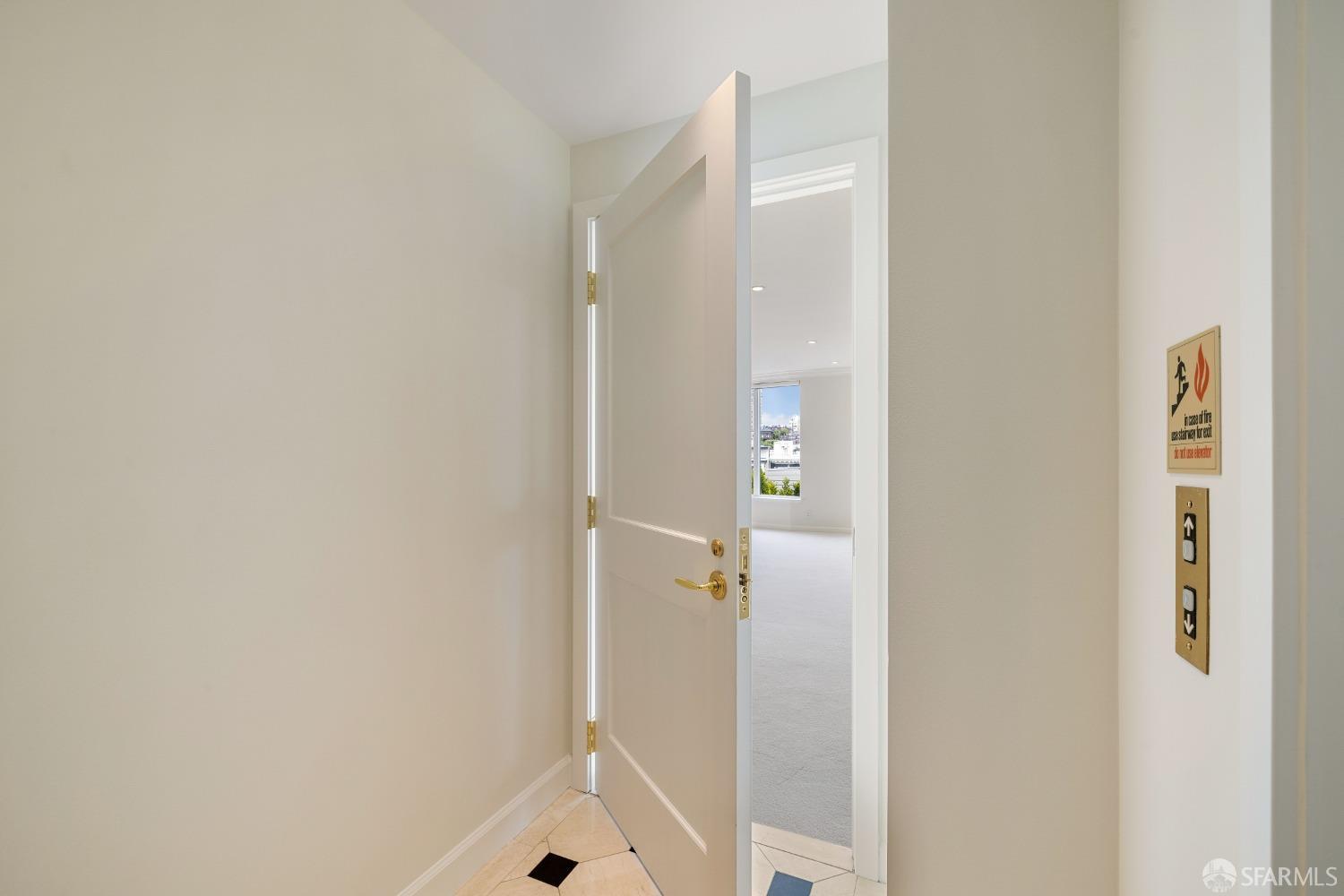 Detail Gallery Image 4 of 17 For 1150 Sacramento St #203,  San Francisco,  CA 94108 - 2 Beds | 2 Baths