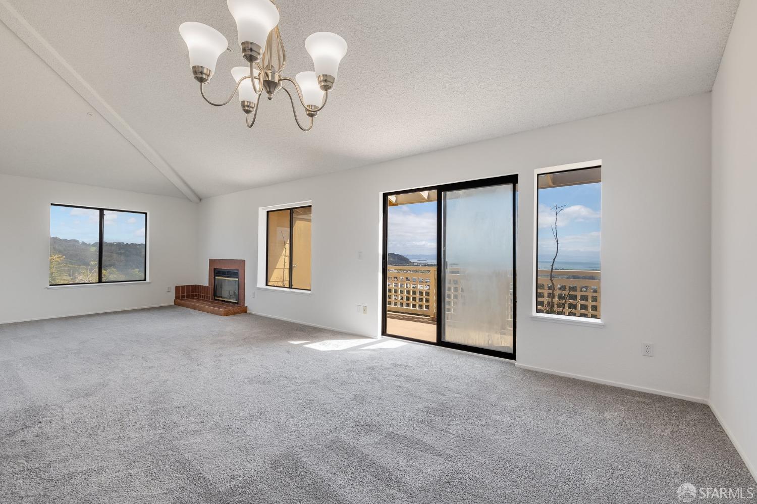 Detail Gallery Image 17 of 38 For 207 Oak Ct #207,  Daly City,  CA 94014 - 3 Beds | 2 Baths