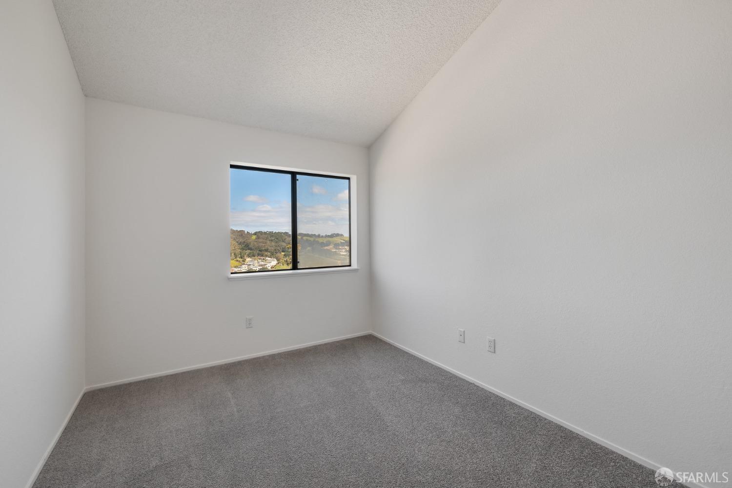 Detail Gallery Image 24 of 38 For 207 Oak Ct #207,  Daly City,  CA 94014 - 3 Beds | 2 Baths