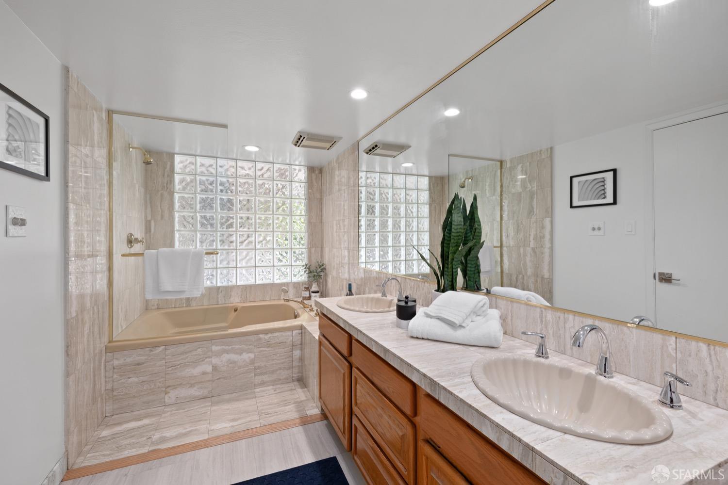 Detail Gallery Image 26 of 46 For 2985 Trousdale Dr, Burlingame,  CA 94010 - 4 Beds | 2 Baths