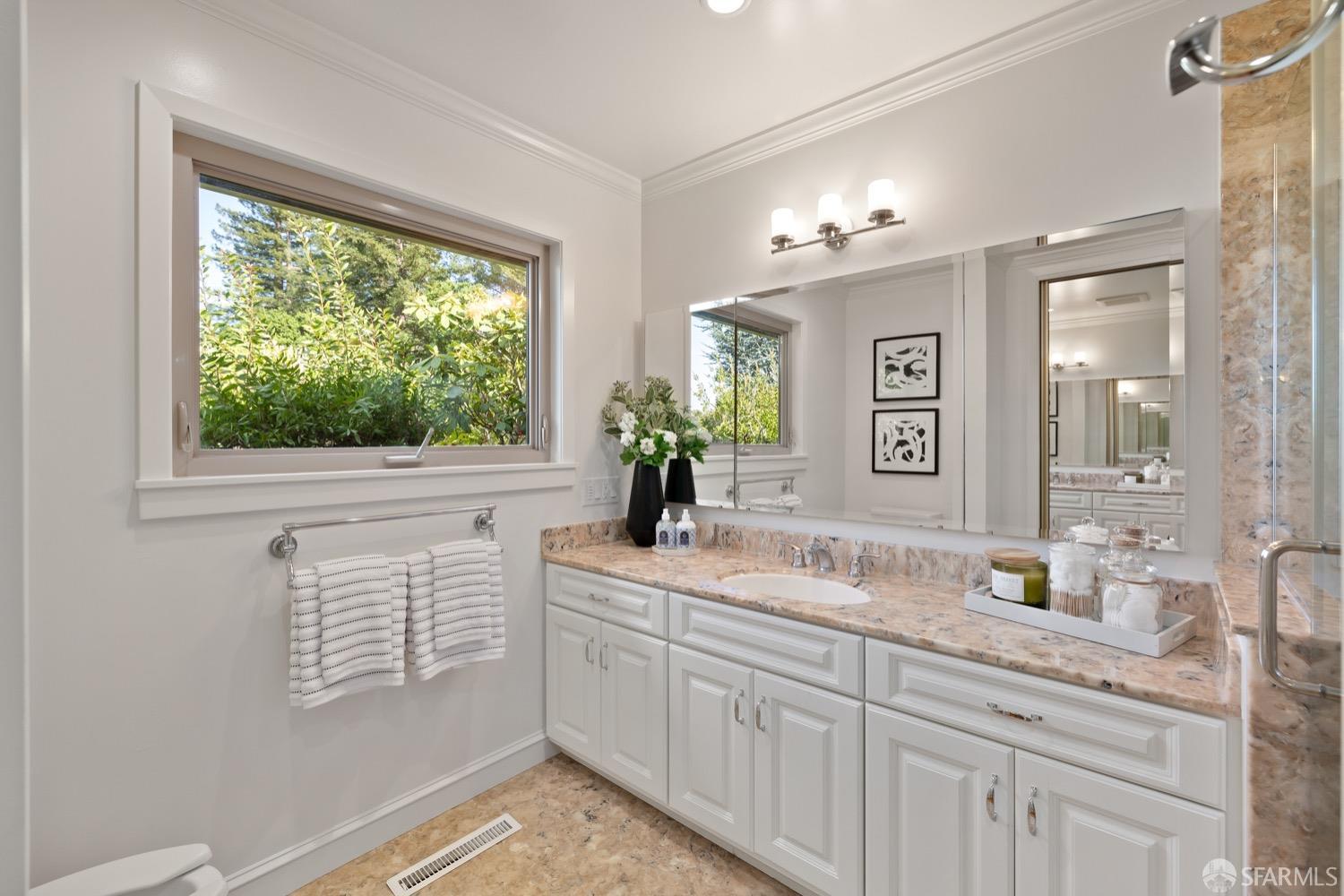 Detail Gallery Image 35 of 46 For 2985 Trousdale Dr, Burlingame,  CA 94010 - 4 Beds | 2 Baths