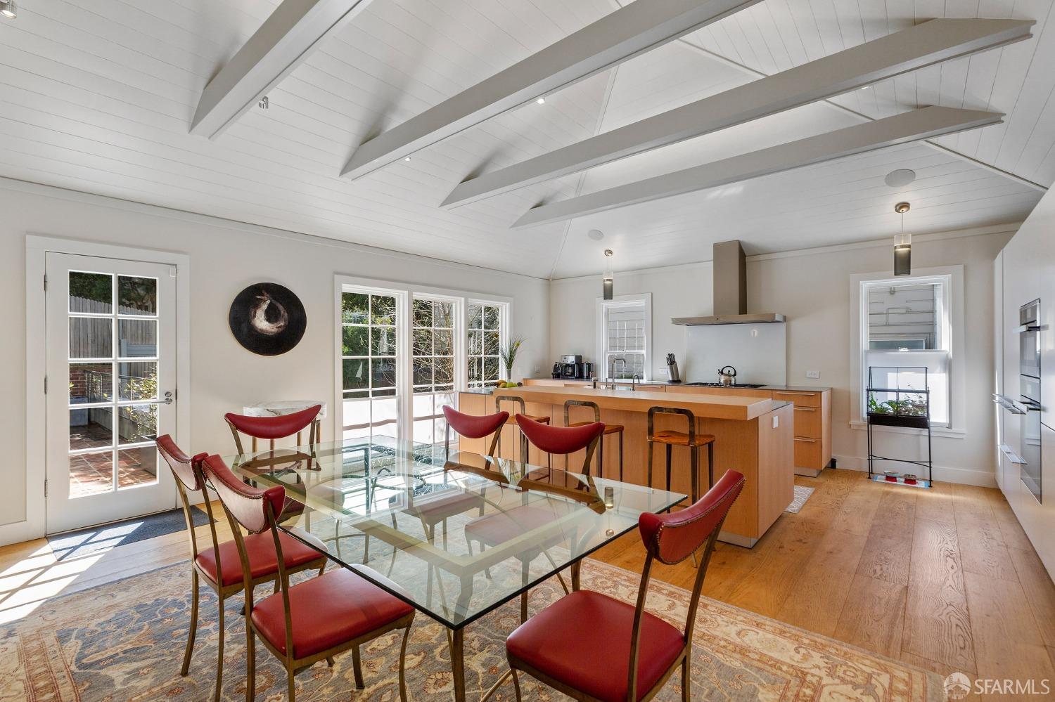 Detail Gallery Image 21 of 72 For 1338 Filbert St a,  San Francisco,  CA 94109 - 4 Beds | 4/2 Baths