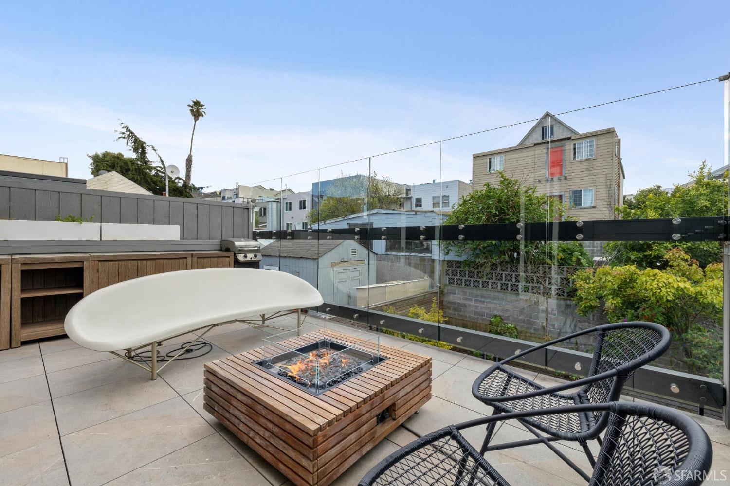 Detail Gallery Image 23 of 50 For 1947 Oakdale Ave #1,  San Francisco,  CA 94124 - 3 Beds | 3/1 Baths