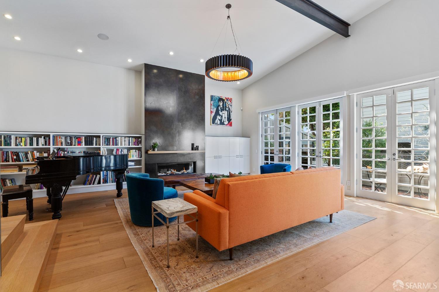 Detail Gallery Image 9 of 72 For 1338 Filbert St a,  San Francisco,  CA 94109 - 4 Beds | 4/2 Baths